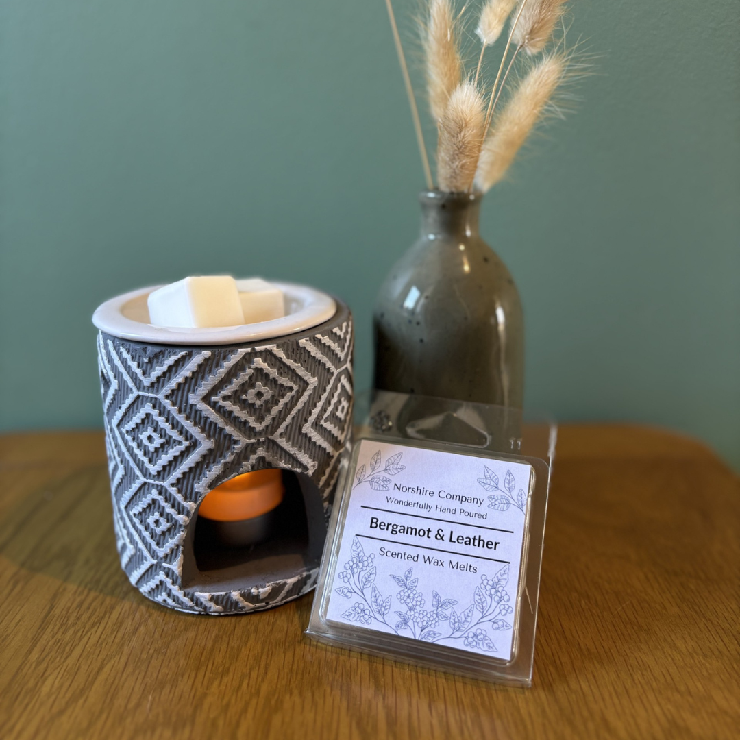 Bergamot & Leather Wax Melt Clam Shell